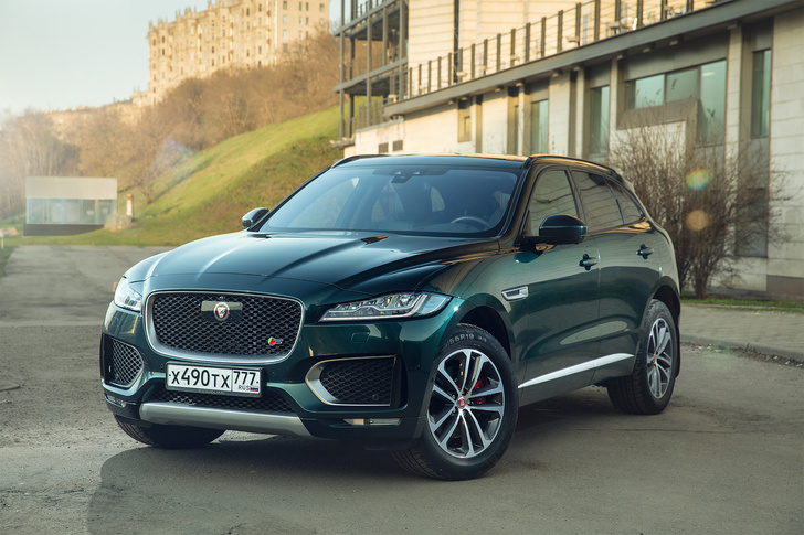 Ягуар f Pace зеленый