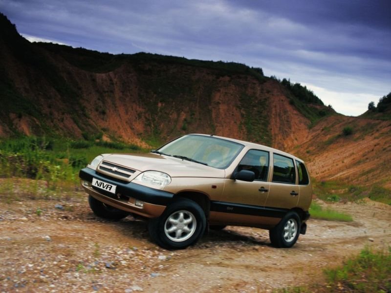 Нива шевроле 1. Лада Нива Шевроле 2002. Chevrolet Niva 2000. Chevrolet Niva 2002 Лада. Шевроле Нива 1 поколение.