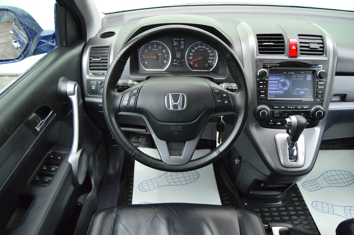 Панель honda cr v. Honda CR-V 2009 2.4. Honda CR-V 2008 2.4 салон. Honda CR-V 2.4 2007 салон. Хонда СРВ 2009.