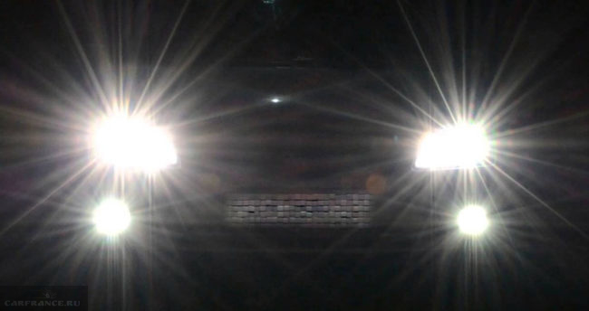 Дальний свет фар и противотуманные огни на Форд Фокус 2