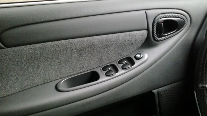 Как правильно снять обшивку на передней двери Chevrolet Lanos