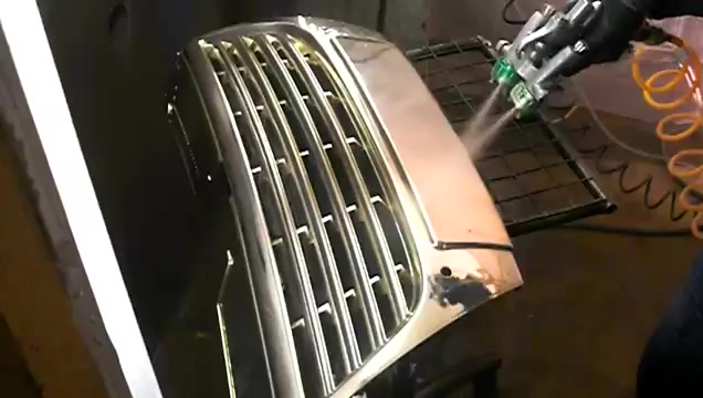 Грунтовка и химическая металлизация решетки радиатора