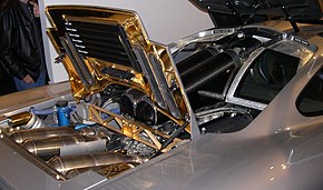 1996 McLaren F1 engine.jpg
