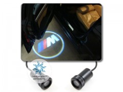 Подсветка дверей автомобиля: проекция логотипа BMW M