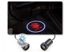 Подсветка дверей автомобиля: проекция логотипа Suzuki